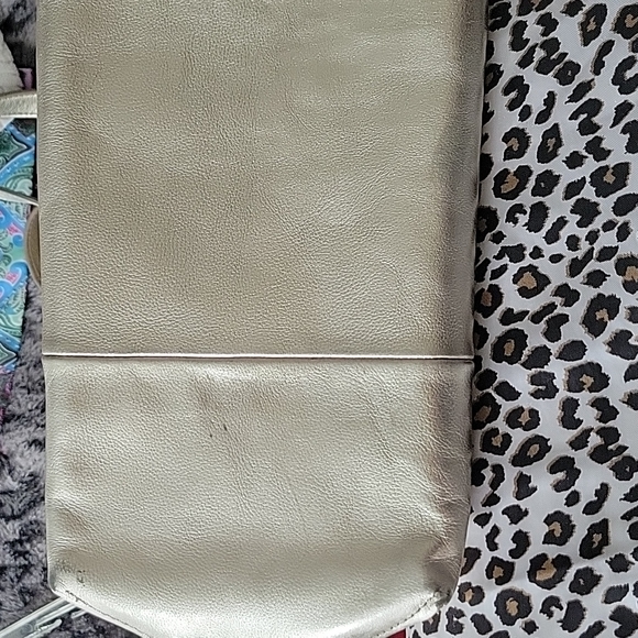 POTTERY BARN KIDS XTRA LARGE 17"×13"×7" GOLD LEATHER TRAVEL DIAPER BAG - Picture 5 of 7